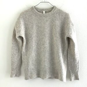 Aritzia Thurlow Sweater